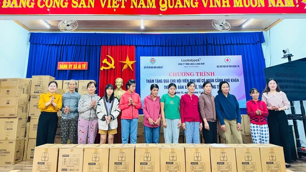 LOCKNLOCK TRAO TẶNG HÀNG CHỤC NGÀN SẢN PHẨM CHO NGƯỜI DÂN VÙNG LŨ