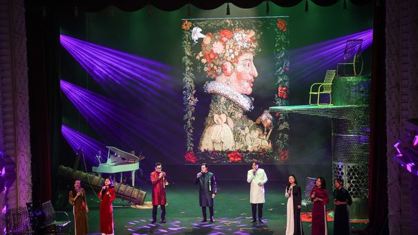 Chương trình nghệ thuật “Hoa và Rác” lần đầu tiên đến Hà Nội