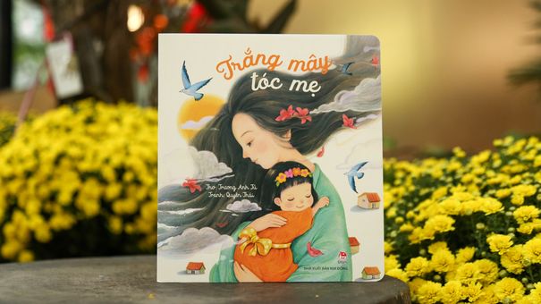 Thế giới trong veo xúc cảm trong tập thơ “Trắng mây tóc mẹ