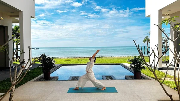 Trải nghiệm yoga ngoài trời giữa thiên nhiên tại Azerai Kê Gà Bay