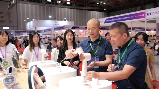Săn đồ điện tử, gia dụng thông minh giá gốc tại triển lãm IEAE 2025