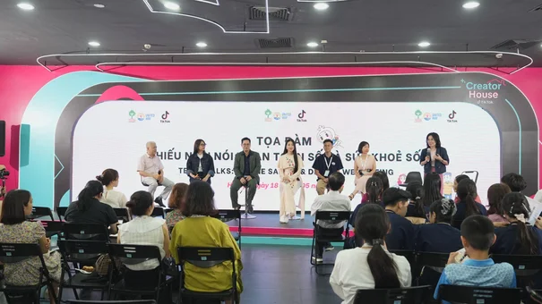Gen Z chia sẻ trải nghiệm dùng TikTok: Cần phụ huynh đồng hành, không kiểm soát