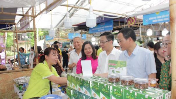 Người tiêu dùng Hà Nội có thêm địa chỉ mua sắm đặc sản OCOP và nông sản an toàn
