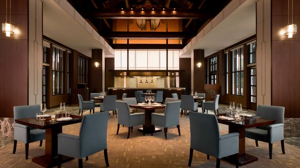 Nhà hàng Hemispheres Sheraton Hanoi tiếp tục góp mặt trong Michelin Guide 2025