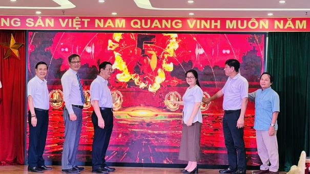 Phát động Cuộc thi Vẽ tranh thiếu nhi quốc tế “Em yêu Hà Nội - Thành phố vì hòa bình” năm 2025
