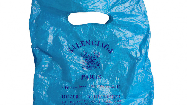Balenciaga gây sốc với túi tote 26 triệu đồng: Trông như túi nilon siêu thị