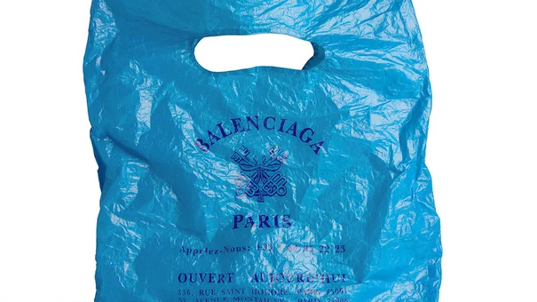 Balenciaga gây sốc với túi tote 26 triệu đồng: Trông như túi nilon siêu thị