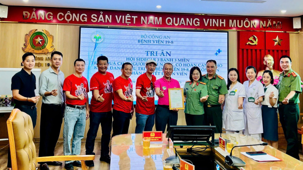 50 suất quà nghĩa tình gửi tới bệnh nhân nghèo, bệnh nhân hiểm nghèo tại Bệnh viện 19-8