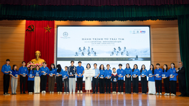 Những câu chuyện chưa kể về hành trình 