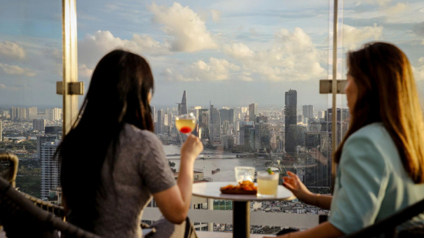 Sunset Hours tại The Cloud – Vinpearl Landmark  –  Nâng Ly Trên Đỉnh Sài Gòn