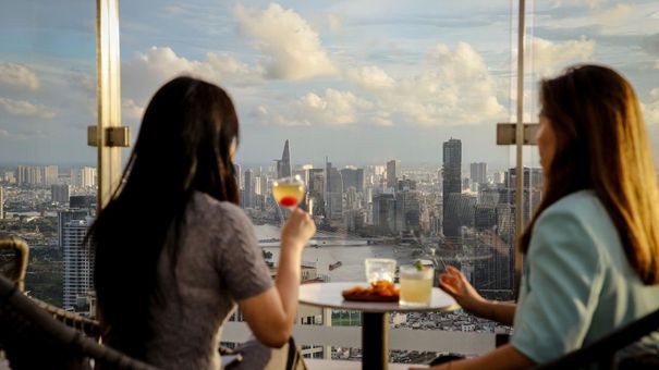 Sunset Hours tại The Cloud – Vinpearl Landmark  –  Nâng Ly Trên Đỉnh Sài Gòn