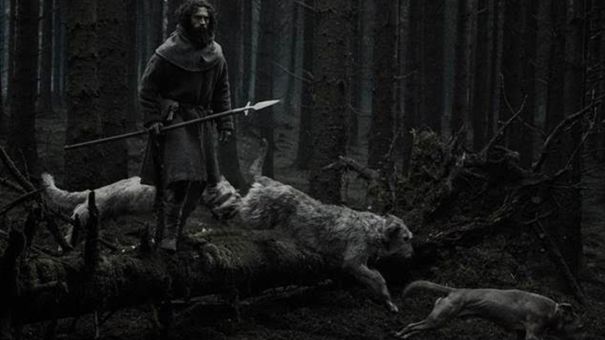 WERWULF MA SÓI tung trailer đầu tiên: Aaron Taylor-Johnson hóa “ma sói”, tái hợp với Lily-Rose Depp trong dự án mới của đạo diễn Robert Eggers
