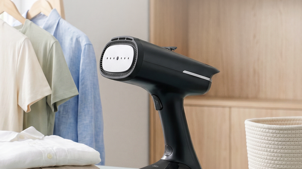 LocknLock ra mắt bàn ủi hơi nước hút vải thông minh thế hệ mới