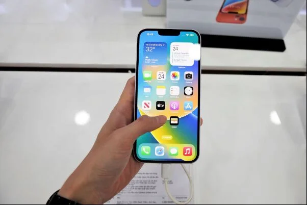 iPhone 14 và iPhone 14 Plus giảm đến 8 triệu đồng sau hơn 1 tuần lên kệ - Ảnh 4. iPhone 14 và iPhone 14 Plus giảm đến 8 triệu đồng sau hơn 1 tuần lên kệ - Ảnh 4.