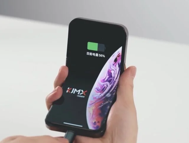 Chiếc iPhone màn hình gập đầu tiên thế giới được chế tạo như thế nào? - Ảnh 3. Chiếc iPhone màn hình gập đầu tiên thế giới được chế tạo như thế nào? - Ảnh 3.