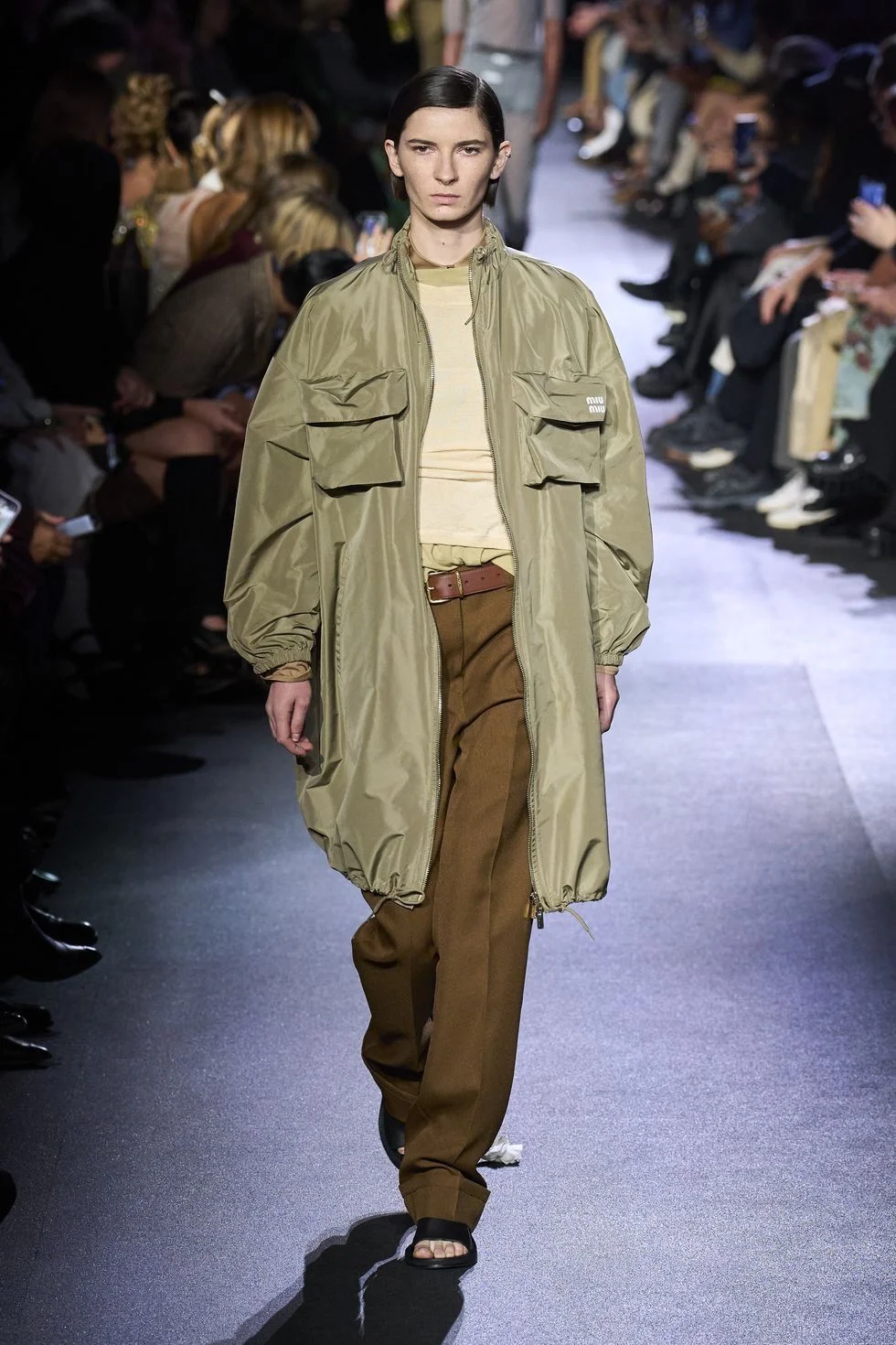 miu-miu-s23-030-1665030564-1898.jpg