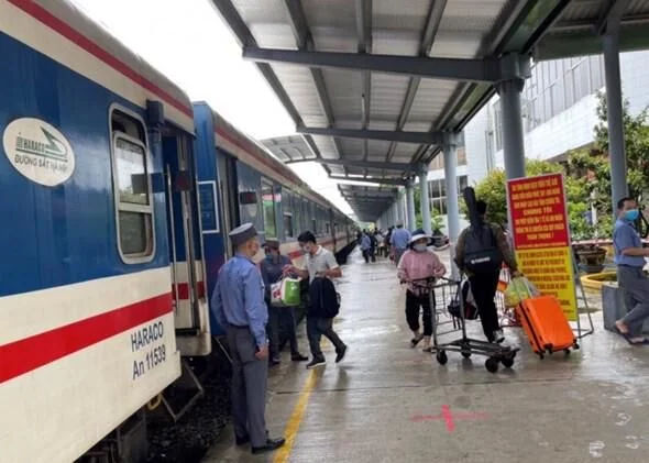 vé tàu dịp Tết