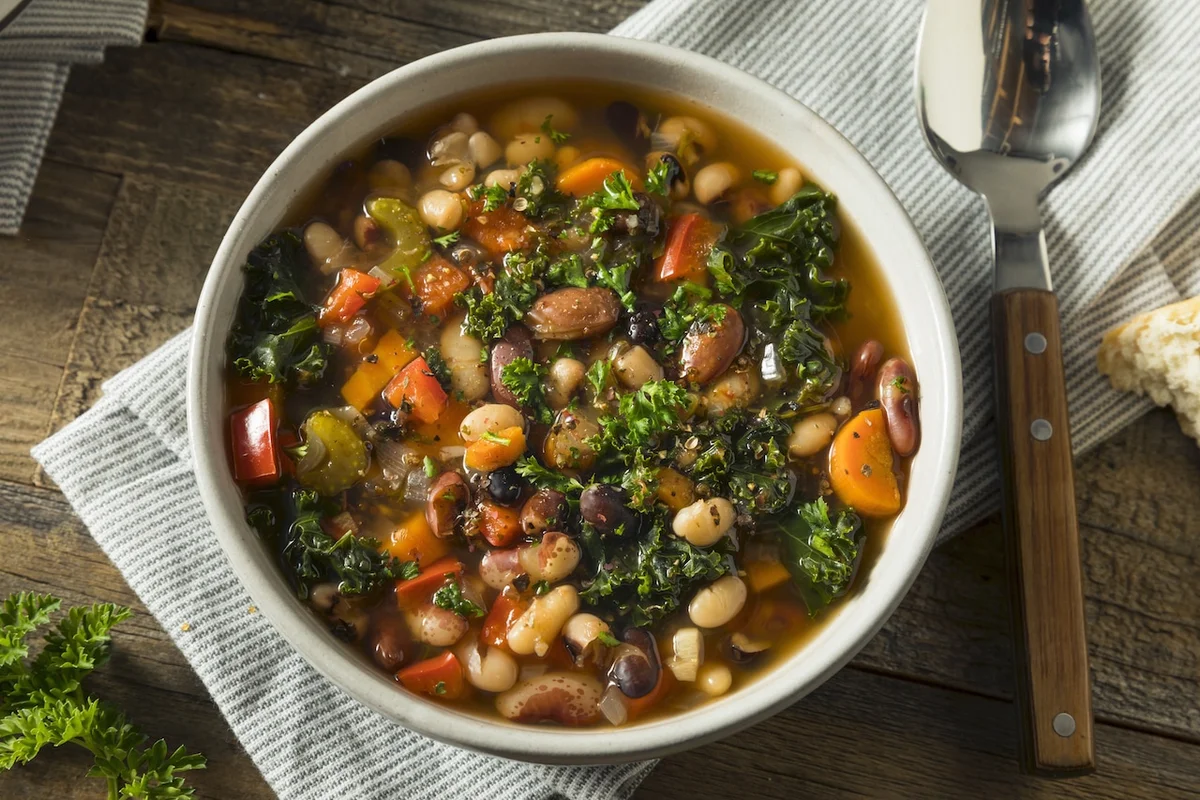 mon-sup-minestrone-cua-vung-sardinia-y-1688098323737777804297.jpg