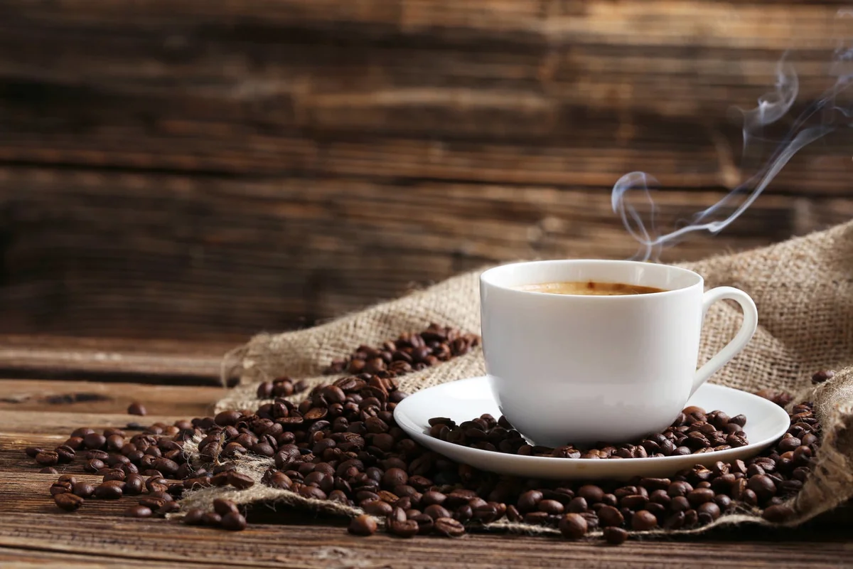 Uống cà phê trước khi ăn sáng có hại dạ dày không?
