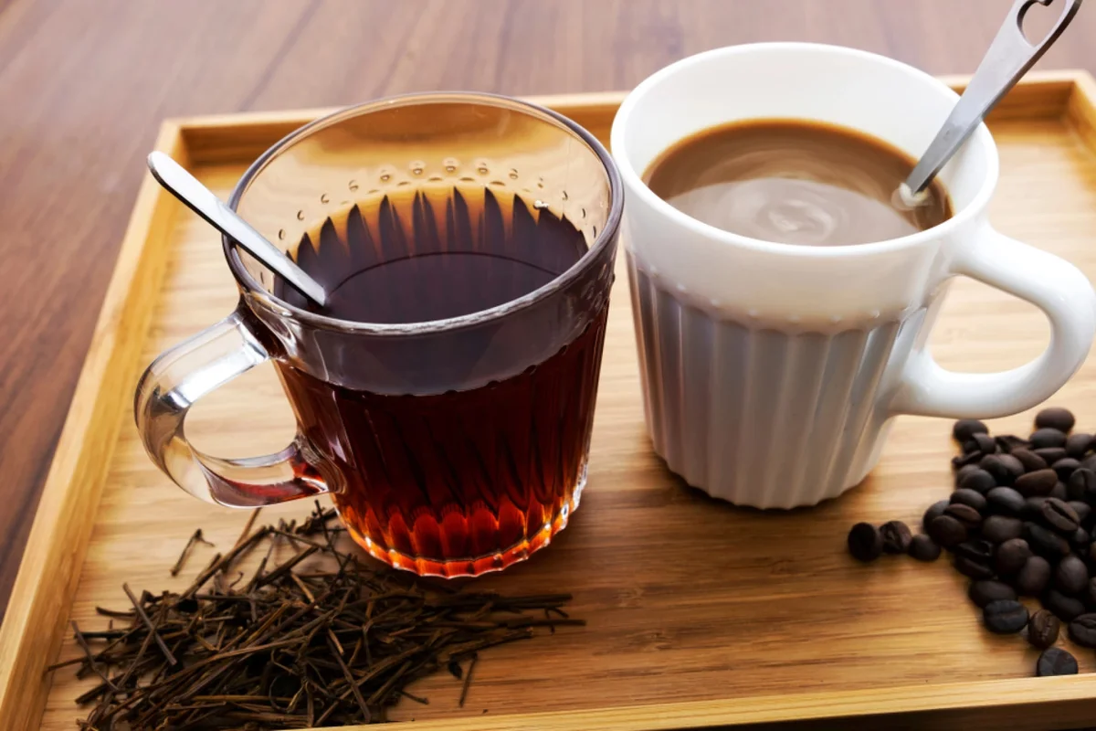 So sánh tác dụng của trà và cà phê, tác hại khi uống nhiều
