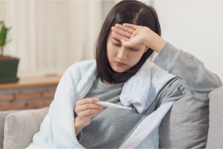 Bị ốm vẫn phải "chạy deadline": Những lưu ý để không phát tán virus cho cả công ty
