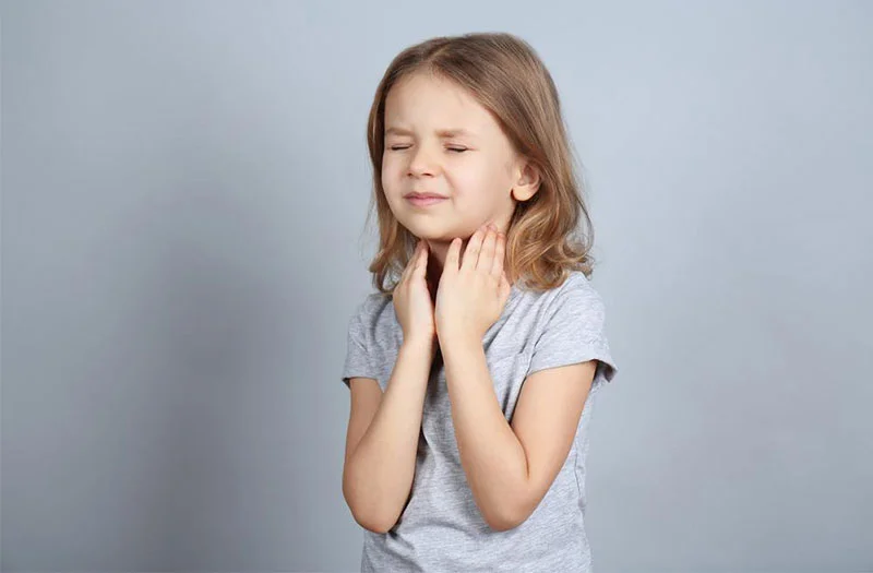 Mối liên hệ giữa bệnh "khớp đớp tim" và tình trạng viêm họng khi thời tiết giao mùa, gió lạnh