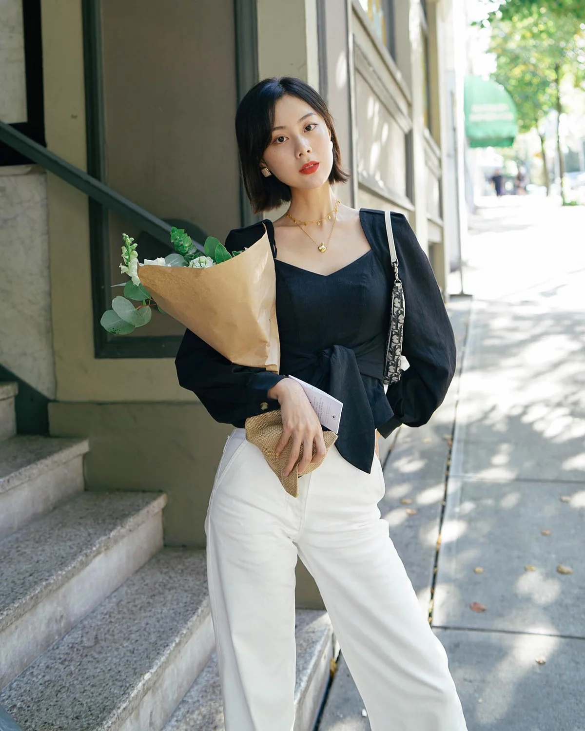 Tô son môi đỏ đi chơi Tết, chị em nên mặc 10 kiểu trang phục để ghi trọn điểm sang xịn mịn