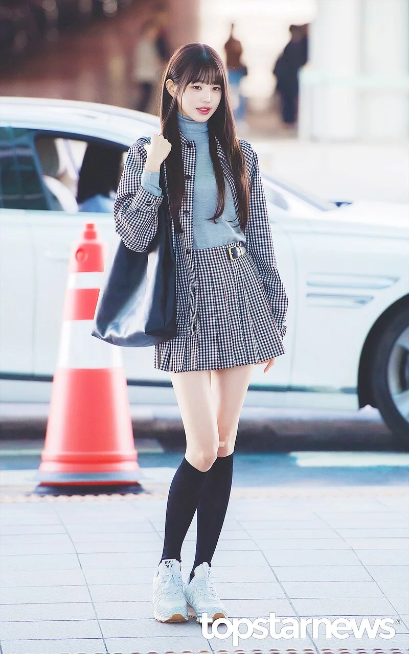 231002-ive-jang-wonyoung-incheon-international-airport-documents-61-17082340629902029081473.jpeg