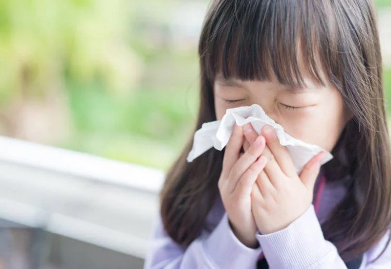 Trẻ em, người già và phụ nữ mang thai dễ mắc các bệnh hô hấp do thời tiết có những thay đổi thất thường
