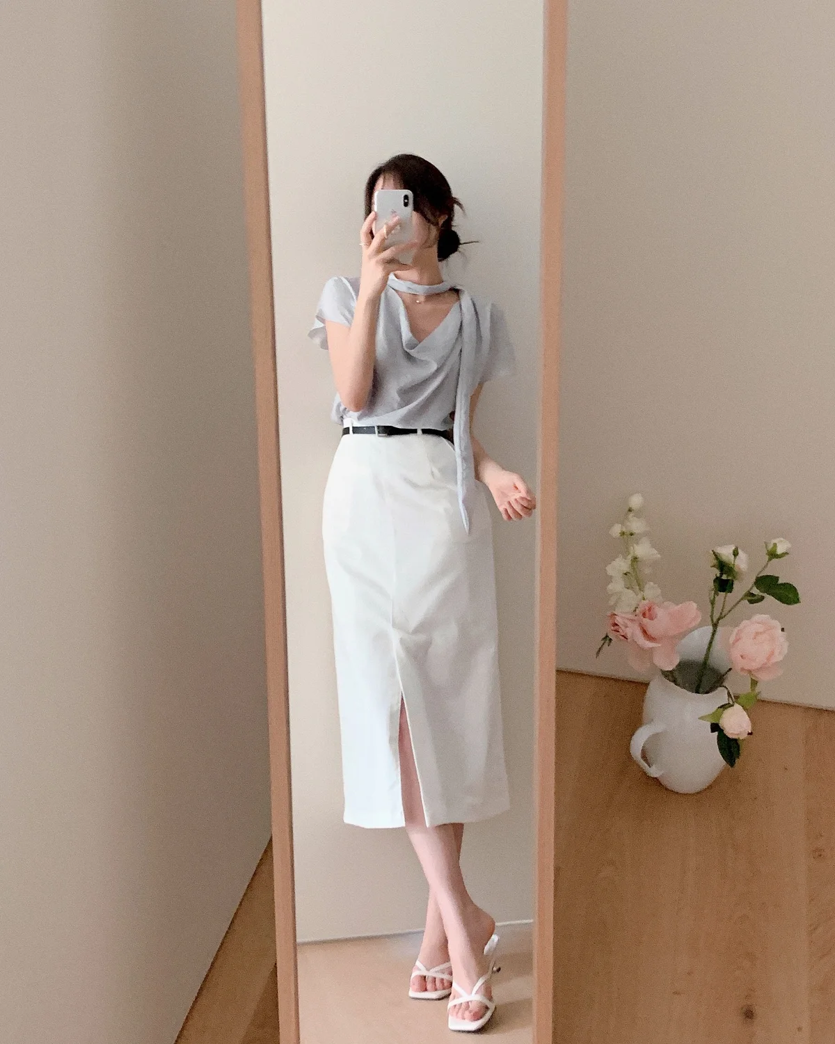 Các quý cô cao chưa đến 1m60 như tôi cũng nên bổ sung 5 món thời trang sau đây cho tủ đồ.