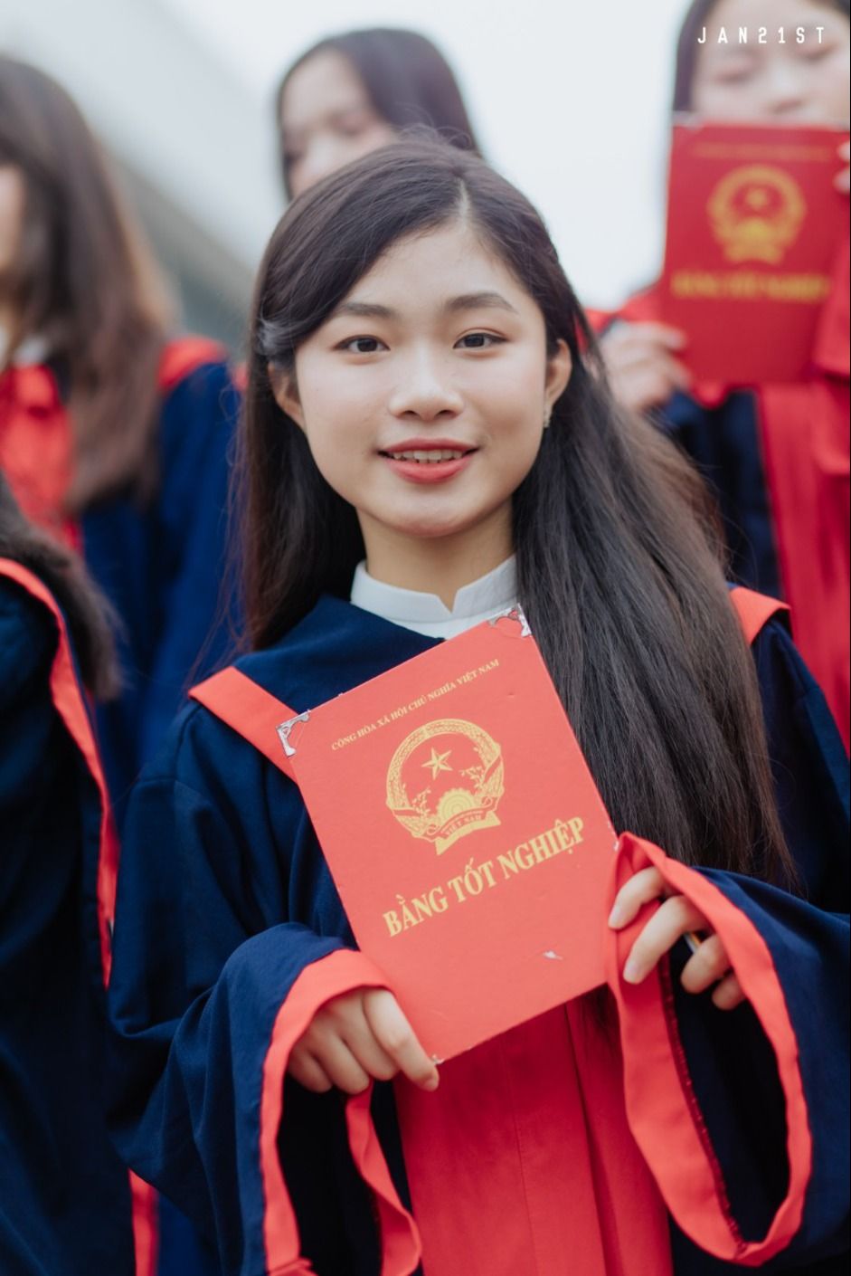 thu-khoa-khoi-d-tot-nghiep-thpt-2024-1724455123142513143394.jpg