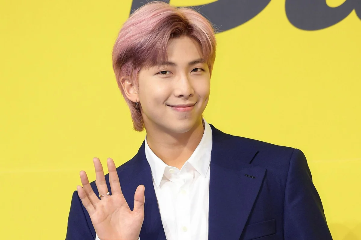 IU và RM BTS: Những ‘tấm lòng vàng’ của K-pop